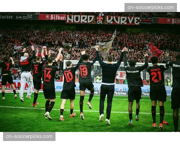 勒沃库森主帅阿隆索接受天空体育采访，谈双线作战的轮换策略。