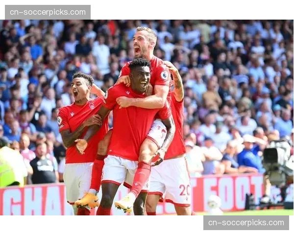 埃弗顿1-0诺丁汉森林,勒温头球制胜,太妃糖逃离降级区 埃弗顿1-0诺丁汉森林,勒温头球制胜,太妃糖逃离降级区